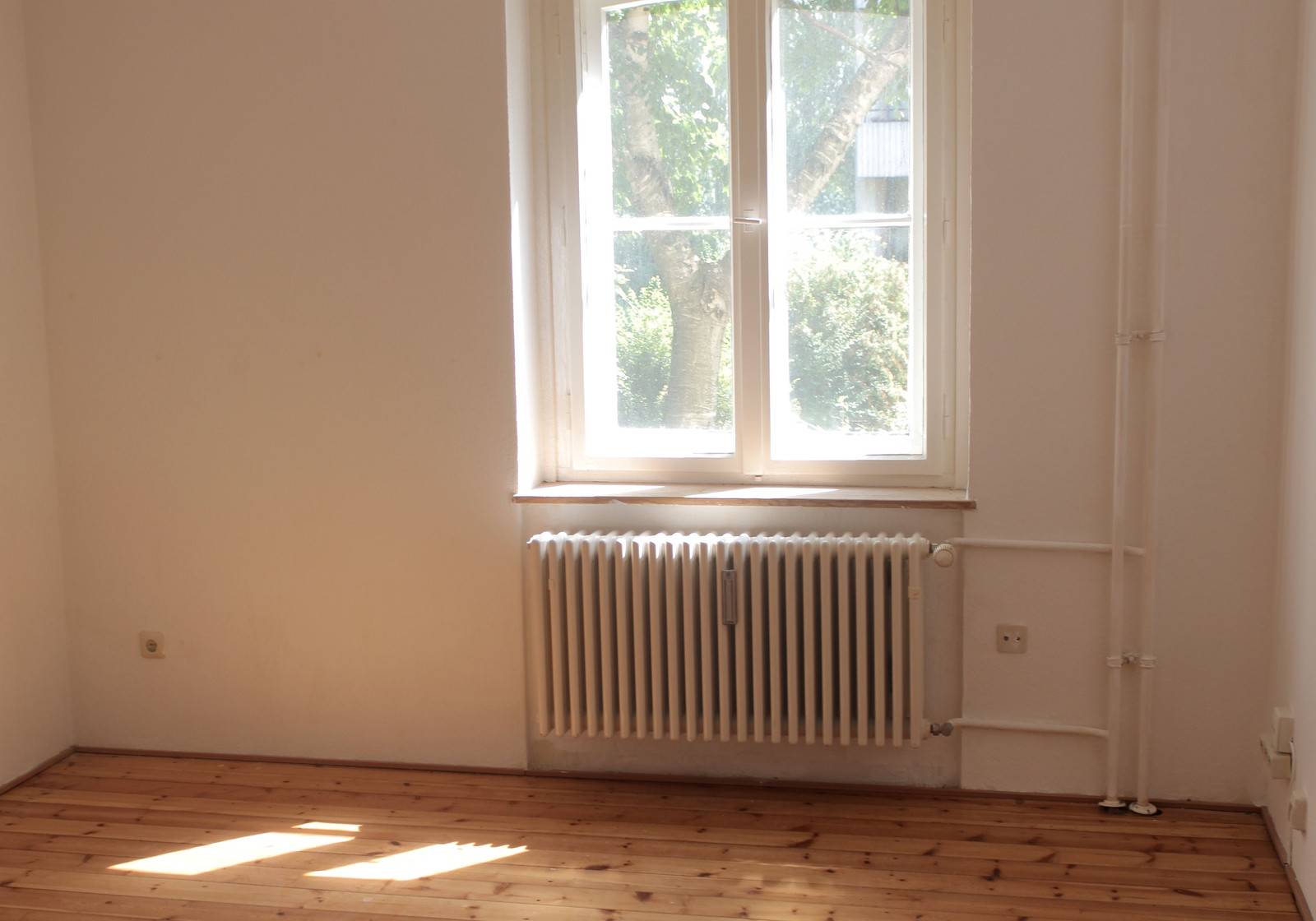 Heller leerer Wohnraum als Ausgangspunkt für einen konkreten Kaufwunsch